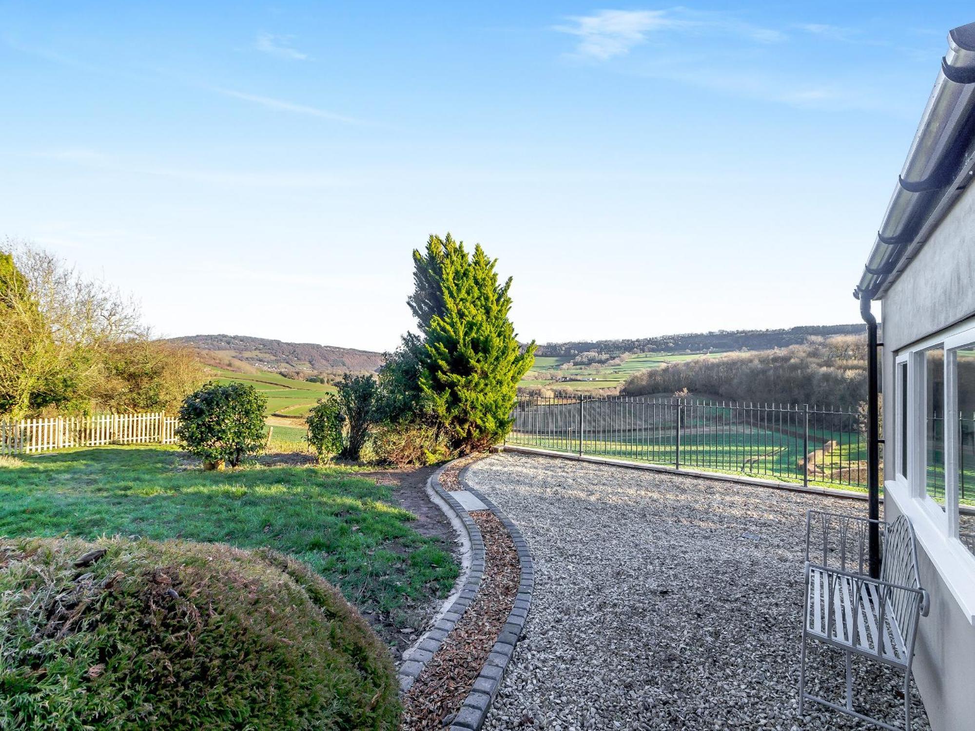 Wonastow The Lodge מראה חיצוני תמונה